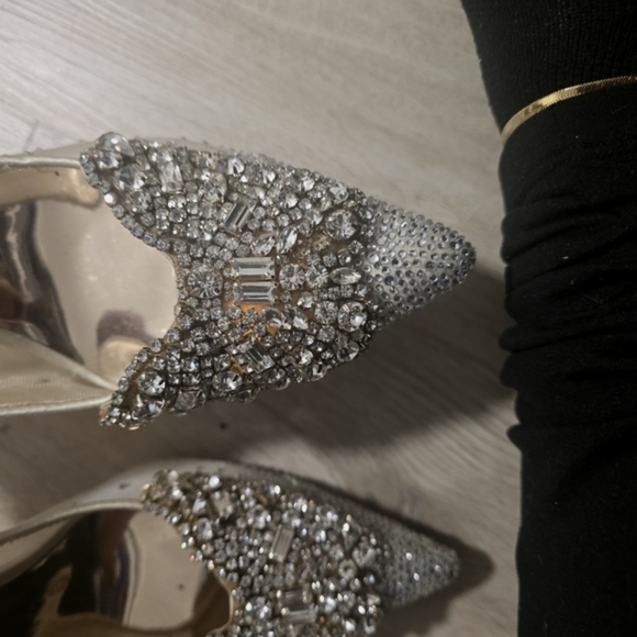 Badgley Mischka Quintana Crystal Embellished Pointed Toe Pump (Women) size 8 1/2 - Picture 4 of 9